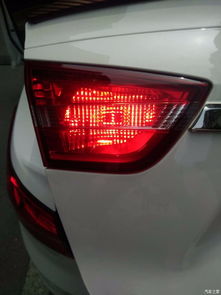 车灯更换记 雾灯、刹车灯、倒车灯维修心得与“飞利浦雾灯”的教训